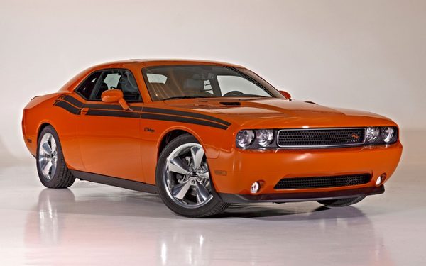 Dodge Challenger получил два новых цвета